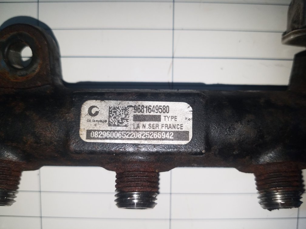2007 - 2015 Volvo V70  Estate Injection Rail 9681649580