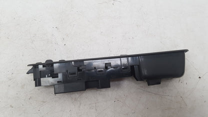 2000 - 2004 Volvo V40  Estate Right Front Window Switch 30638534