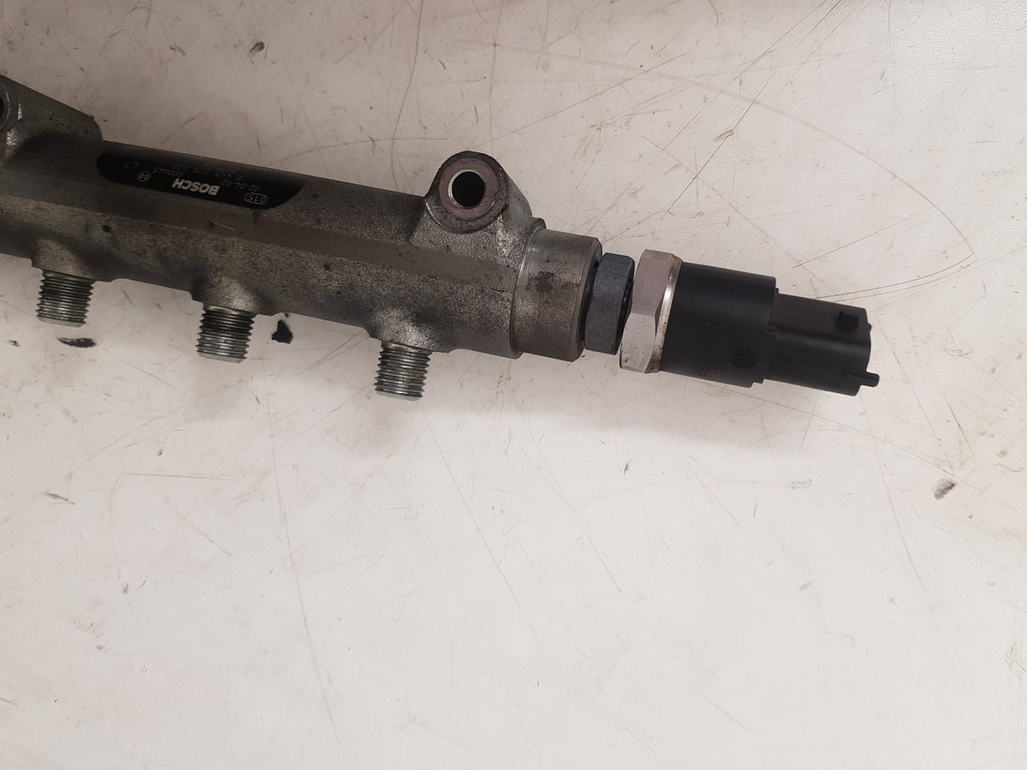 2001 - 2008 Volvo V70  Estate Injection Rail 8658252