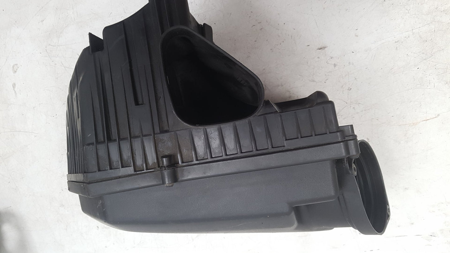 2010 - 2013 Volvo V60  Estate Air Filter Box 31370671
