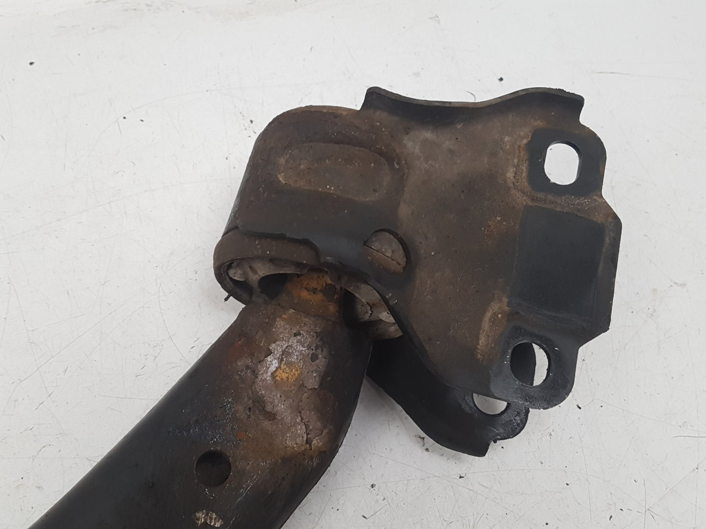 2013 - 2015 Volvo V60  Estate Right Front Lower Control Arm 31317662