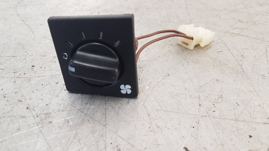 1987 - 1995 Volvo 480  Hatchback Clock 466686