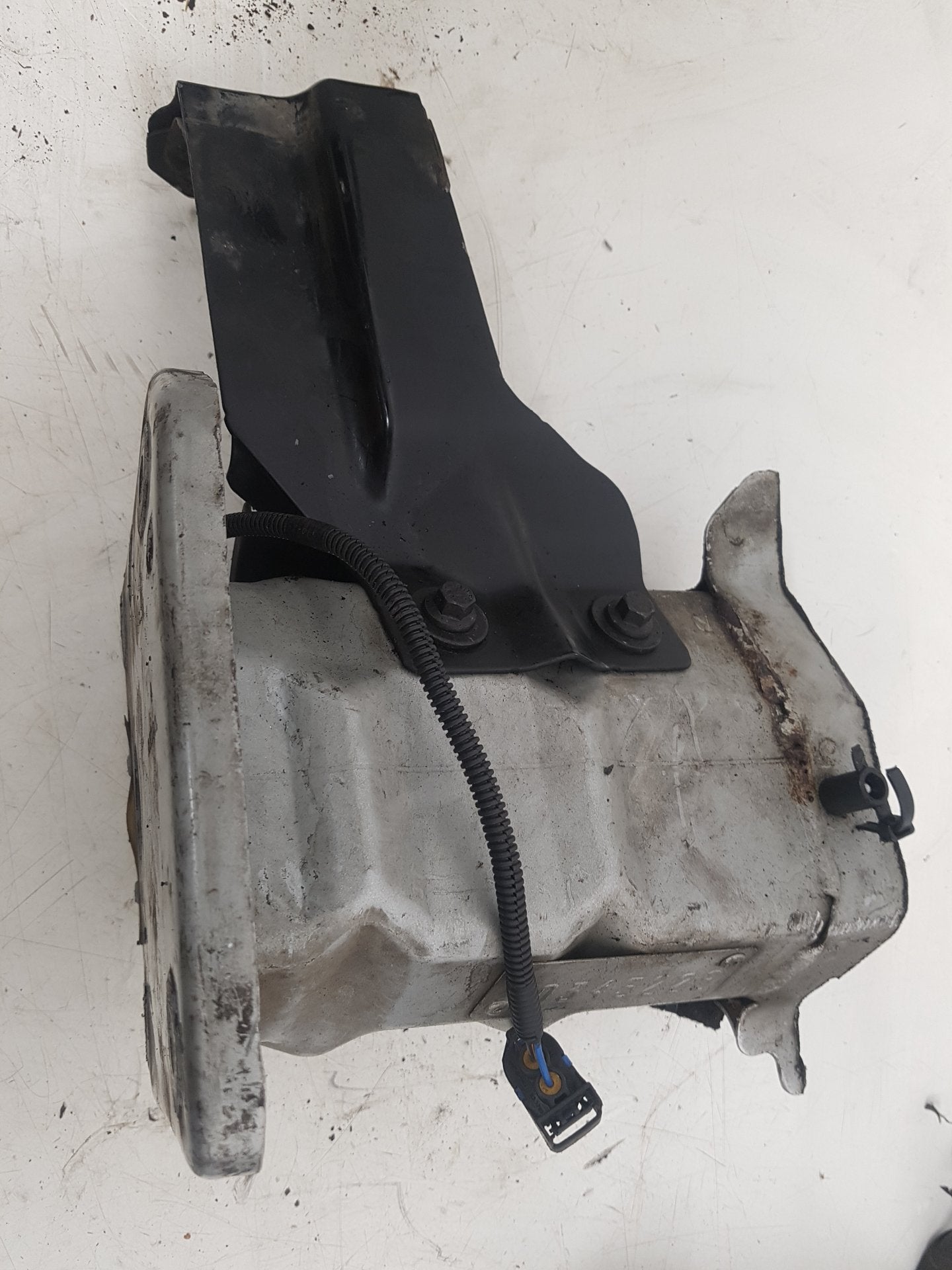 2008 - 2013 Volvo XC60 I 156 Estate PASSENGER SIDE CHASSIS CUT