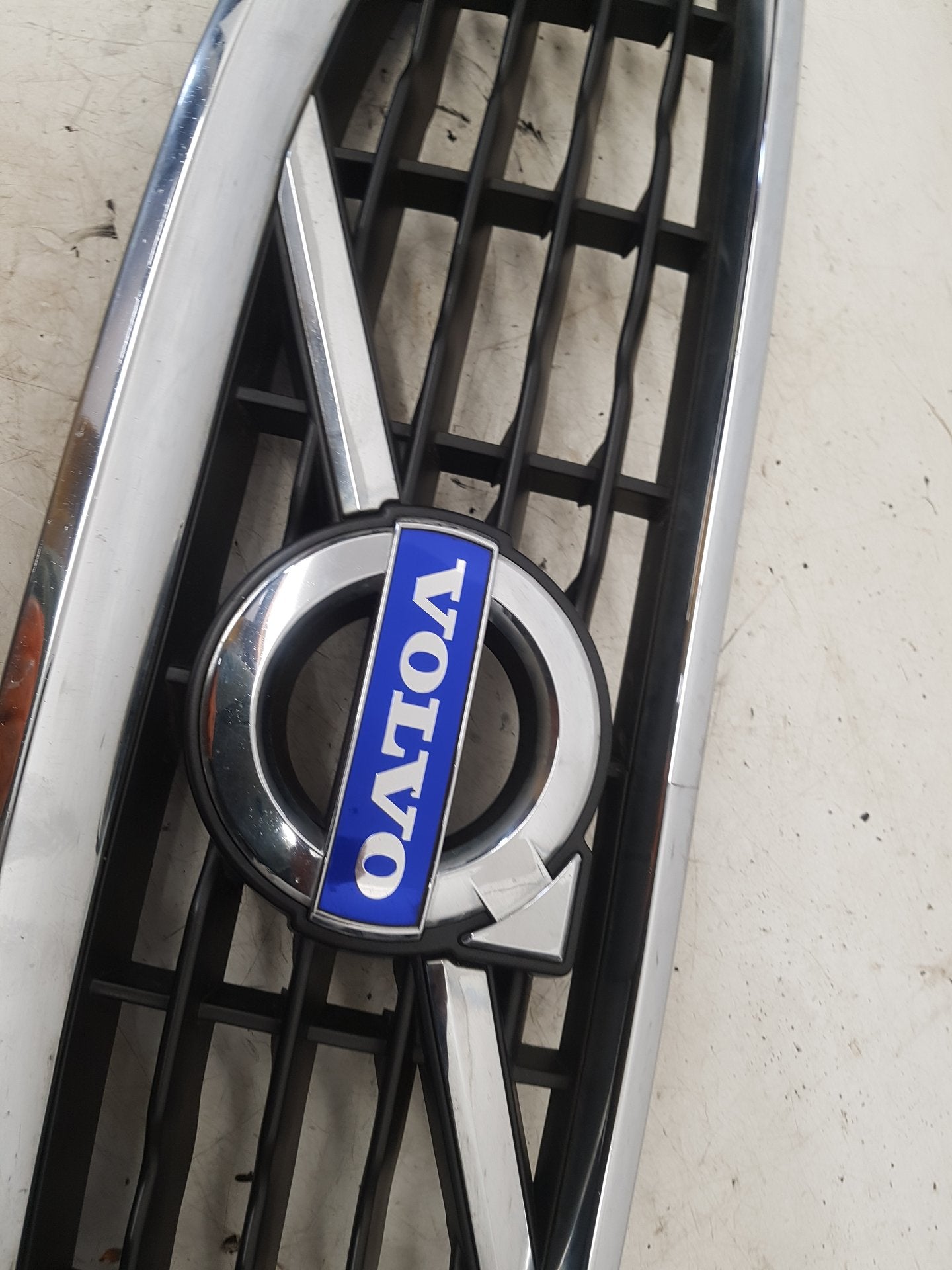 2006 - 2013 Volvo C70 II 542 Convertible Front Grille 31290862