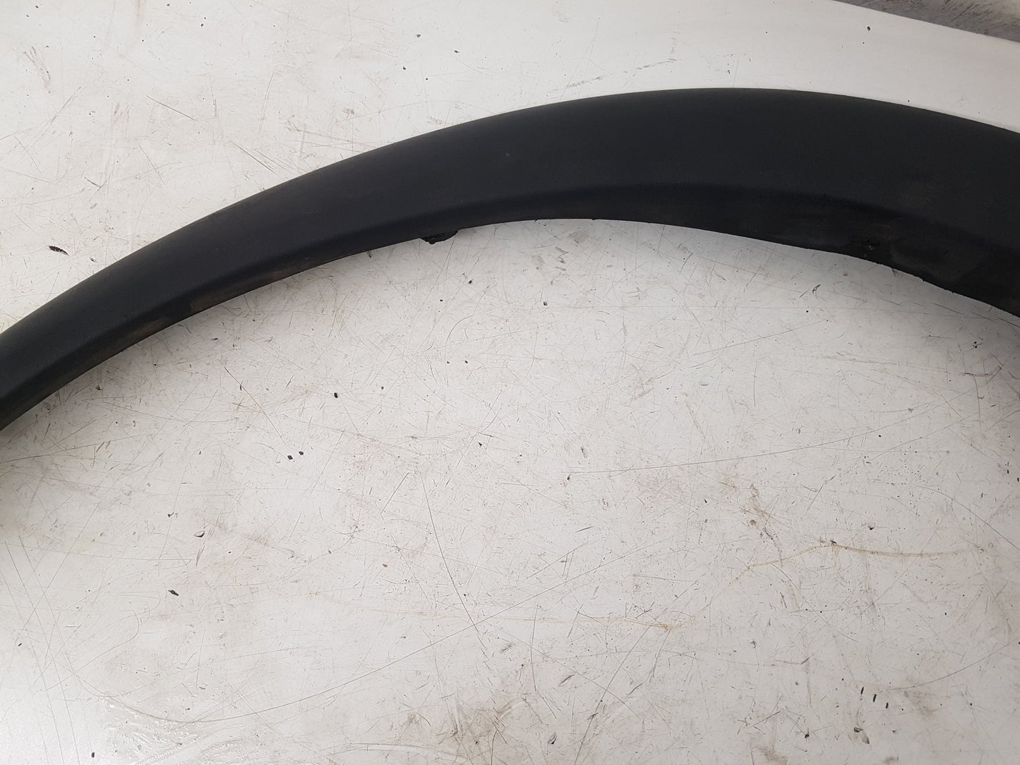 2000 - 2007 Volvo XC70  Estate Left Front Wheel Arch Moulding 30678043