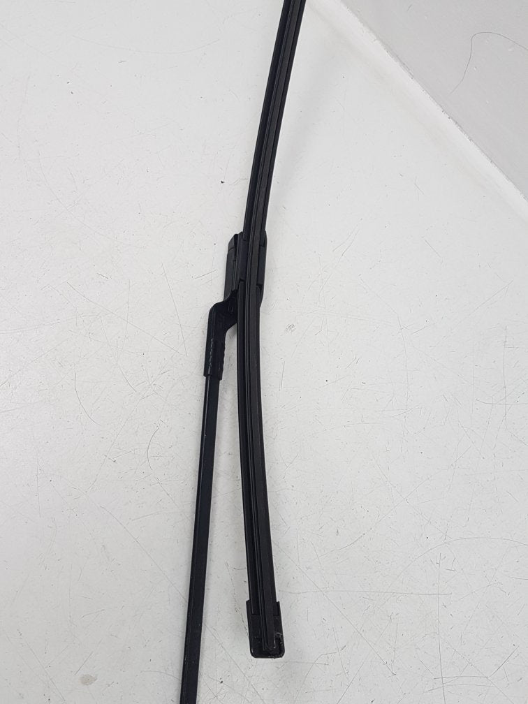 2007 - 2015 Volvo S80   Left Front Wiper Arm 30796038