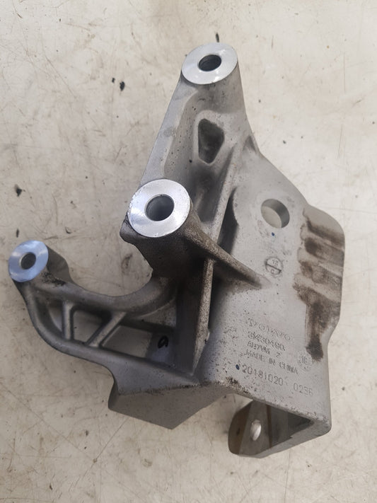 2017 - 2026 Volvo V60 II 225 Estate Right Engine Mount 31430490