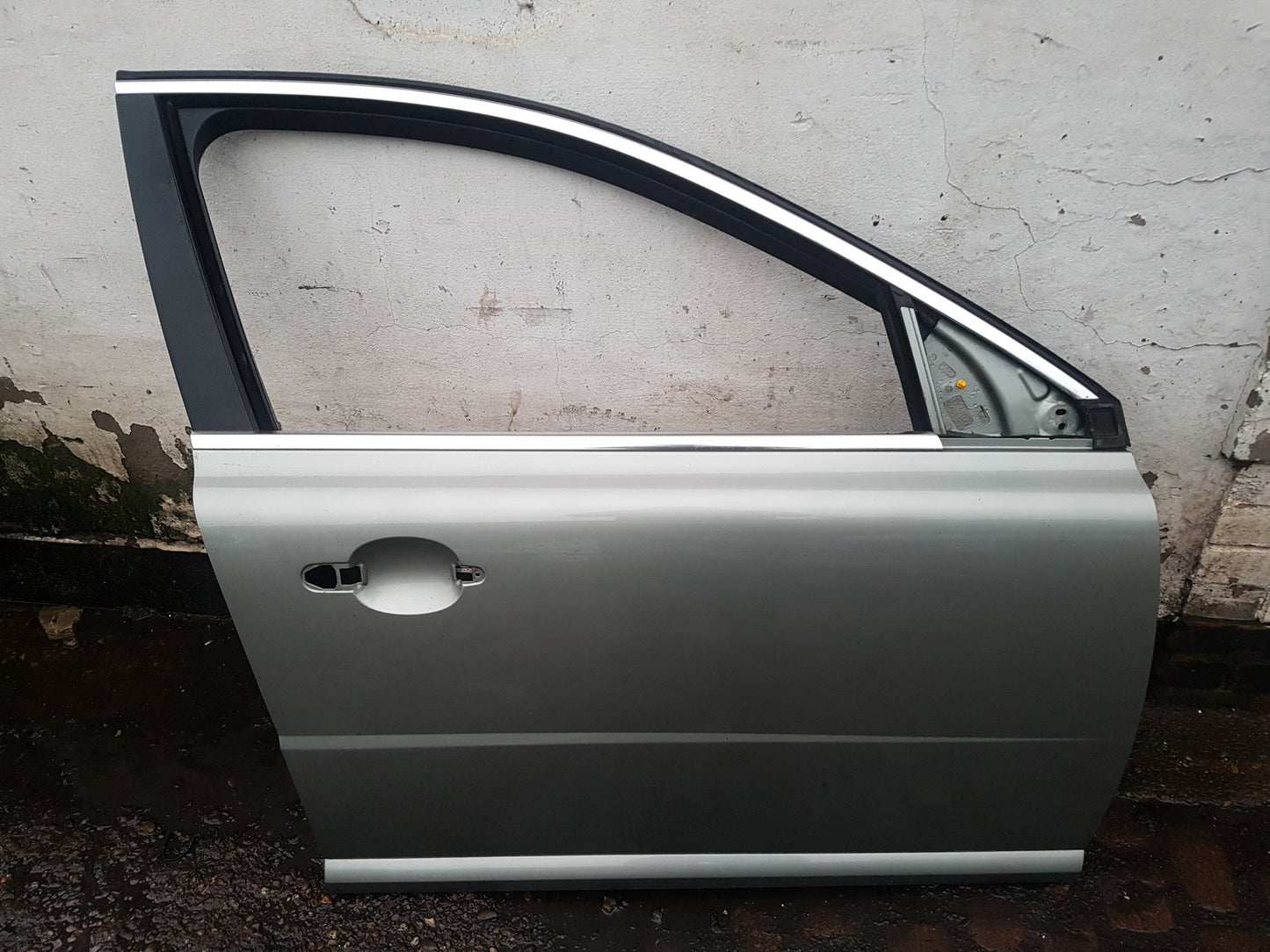 2008 - 2011 Volvo V70  Estate DOOR - BARE (FRONT DRIVER SIDE)
