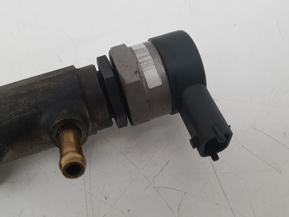 2003 - 2006 Volvo XC90  Estate Injection Rail 30757146