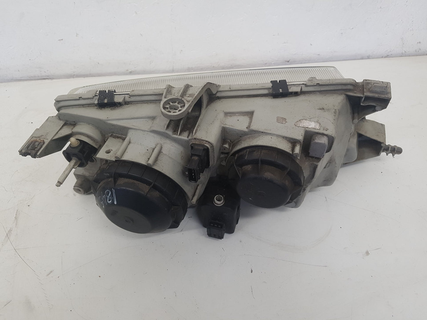 1998 - 2009 Saab 9-5  Estate HEADLIGHT/HEADLAMP GLASS (PASSENGER SIDE) YS3EF55E4X3084539