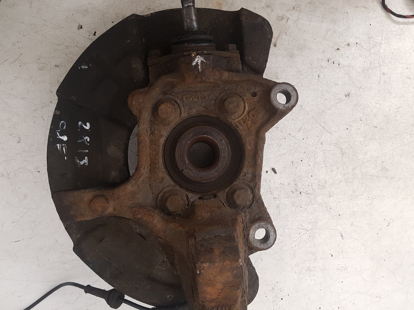 2005 - 2012  Xc90 D5 Se Awd E4 5 Dohc  Estate Right Front Hub Assembly
