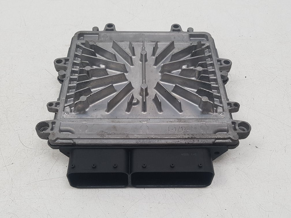 2005 - 2008 Volvo V70  Estate Engine ECU 30729826