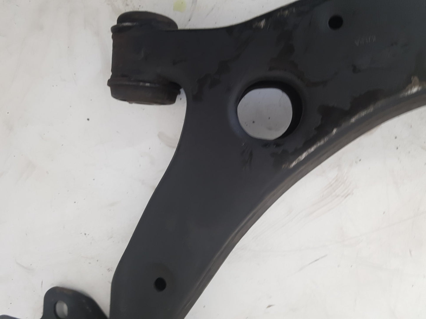 2015 - 2019 Volvo V40 Cross Country  Hatchback LOWER ARM/WISHBONE (PASSENGER SIDE) AV61 3A262 DA