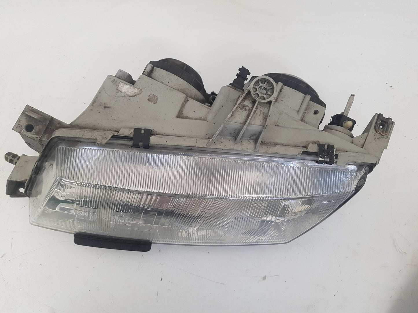 1998 - 2009 Saab 9-5  Estate HEADLIGHT/HEADLAMP GLASS (PASSENGER SIDE) YS3EF55E4X3084539
