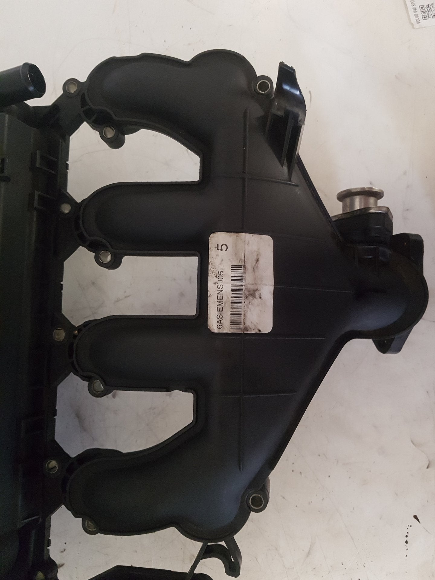2012 - 2015 Volvo V40  Hatchback ROCKER VALVE COVER 6ASIEMENS005