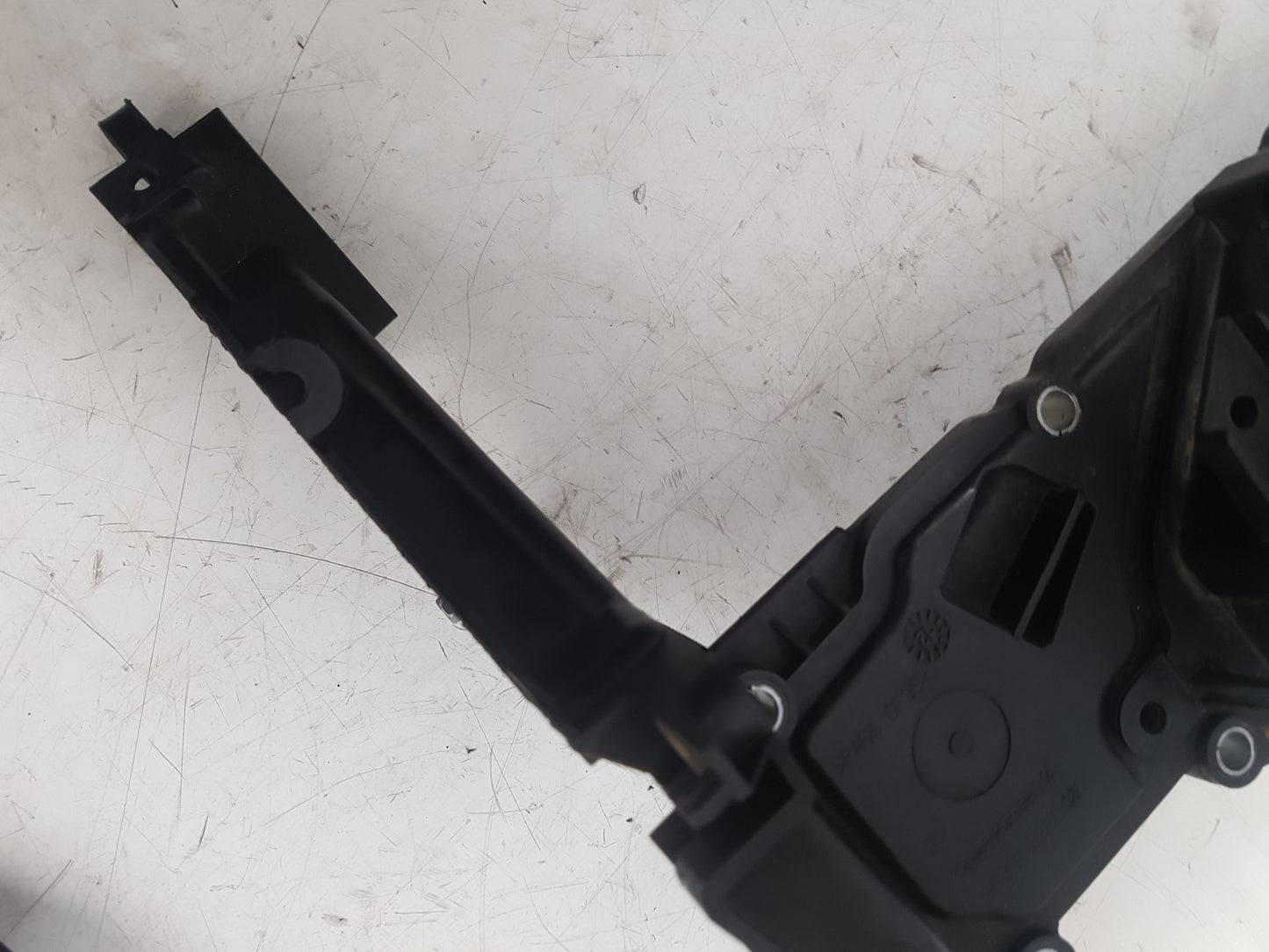 2010 - 2012 Volvo S40  Saloon ROCKER VALVE COVER 9689112980