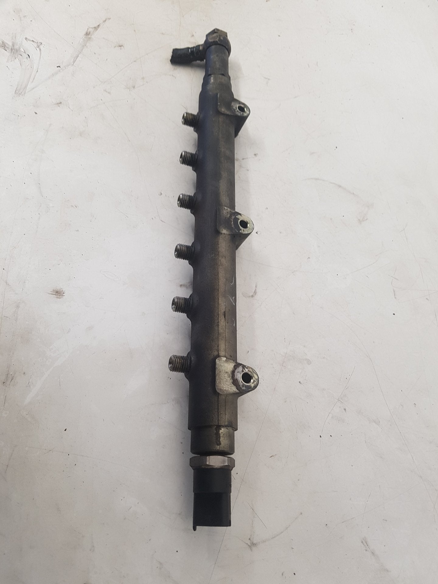 2003 - 2005 Volvo XC90   Injection Rail 0445215015