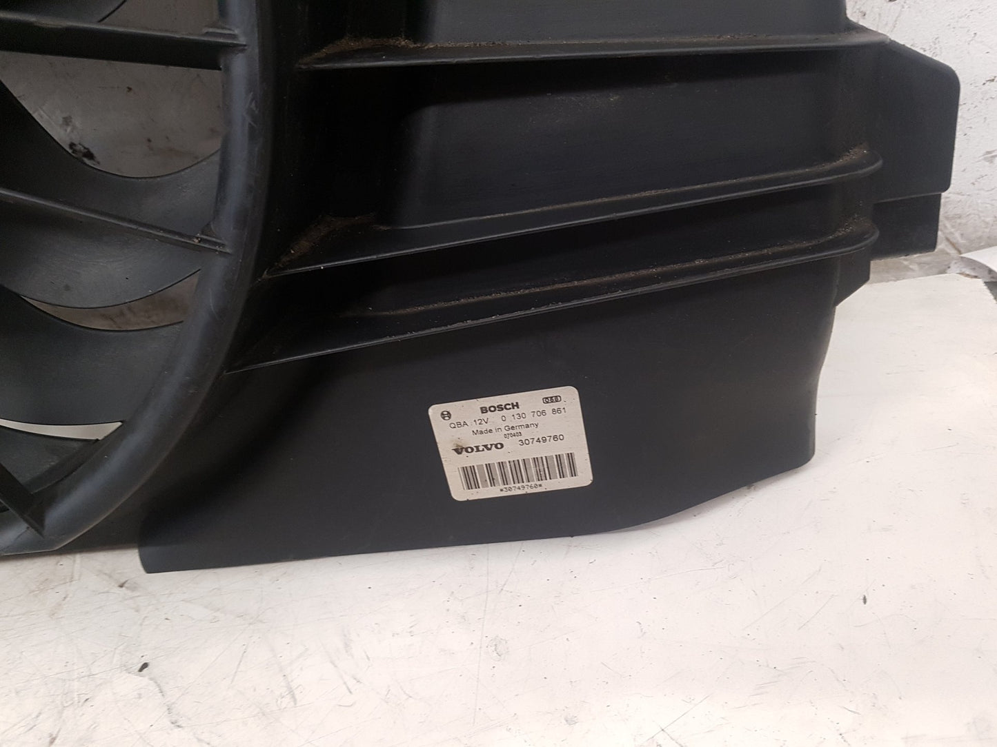 2004 - 2007 Volvo XC70  Estate RADIATOR FAN & COWLING (A/C CAR) 30741144