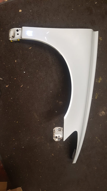 2011 Volvo S40 II 544 Saloon Right Front Guard White 481 cosmic white metallic VRAC A