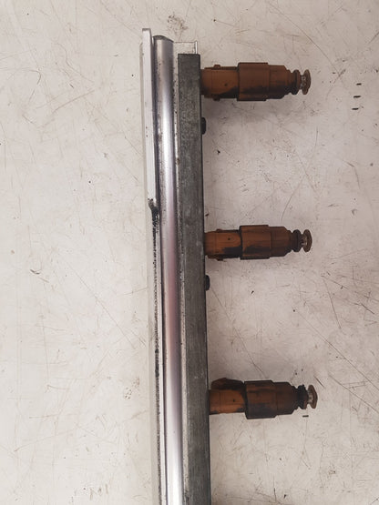 2002 - 2006 Volvo XC90  Estate Injection Rail 8658593