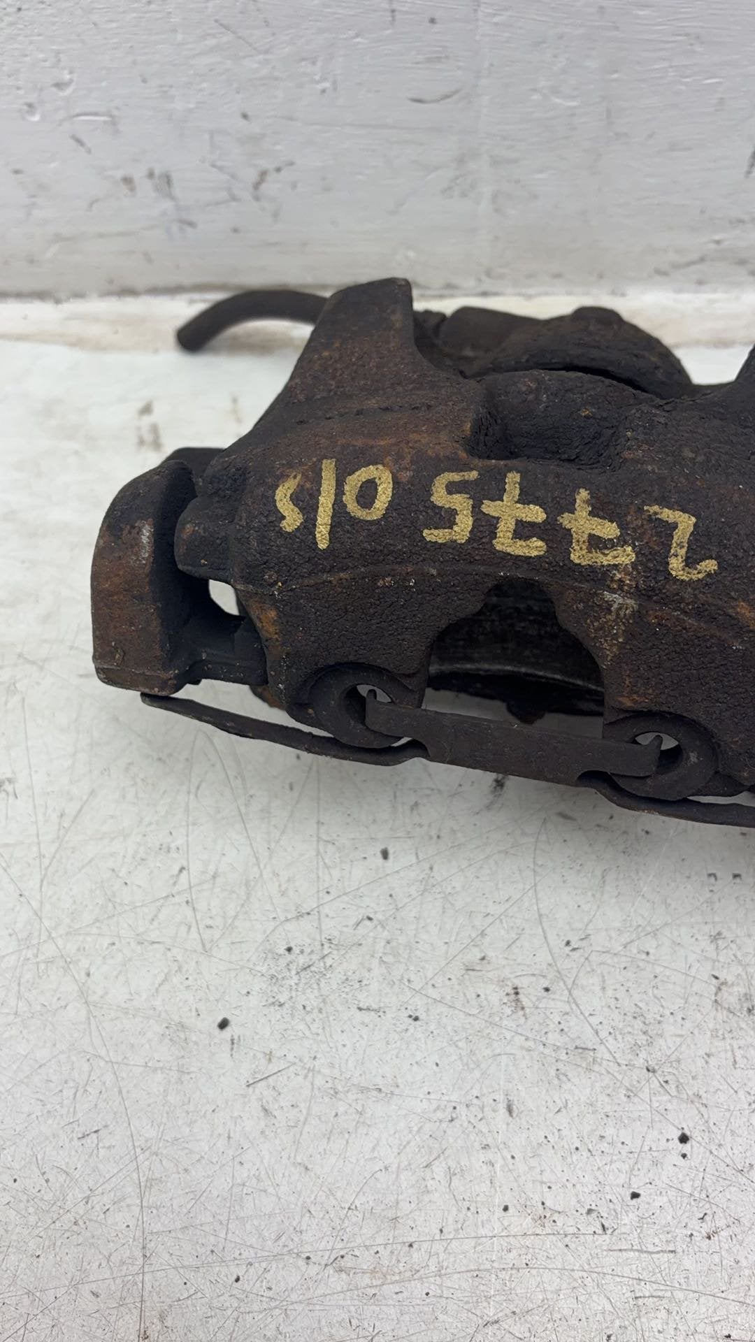 2008 - 2016 Volvo V70  Estate Right Front Caliper 8603754