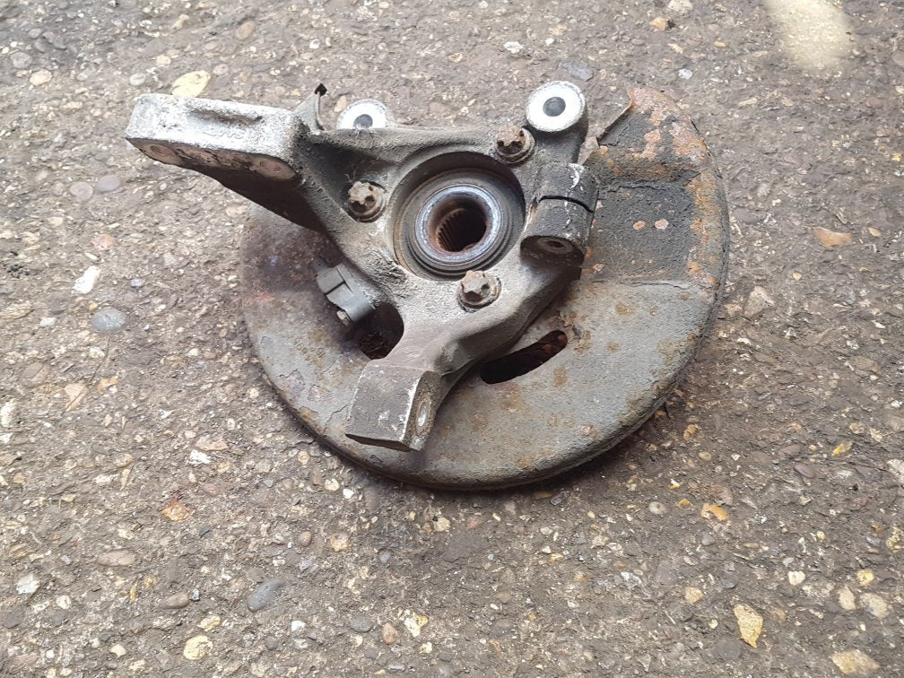 2001 - 2009 Saab 9-5  Saloon Left Front Hub Assembly