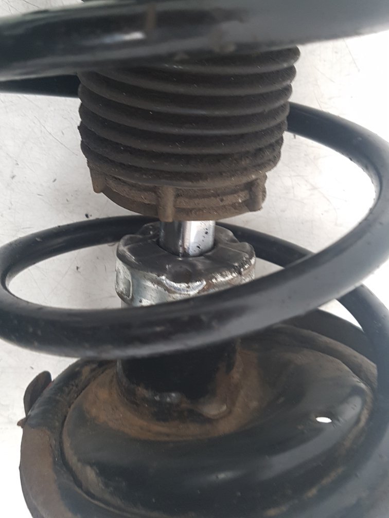 2008 - 2009 Volvo C70  Convertible Right Front Shock Absorber 31277595