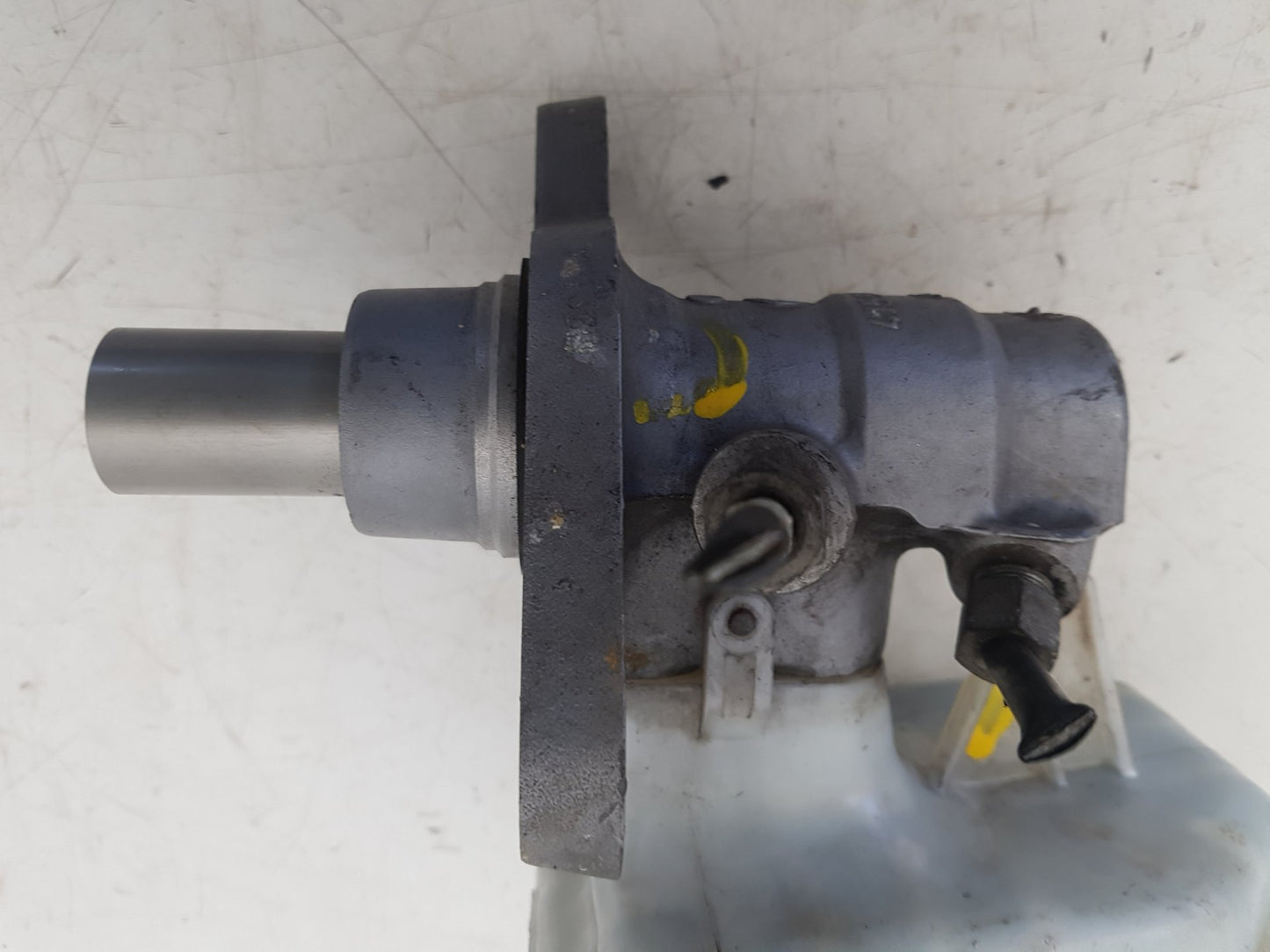 2010 - 2012 Saab 9-5  Saloon BRAKE FLUID RESERVOIR AND MASTER CYLINDER 4155 0110 24