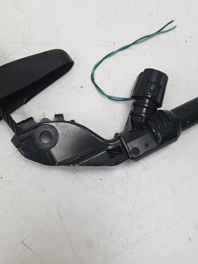 2004 - 2010 Volvo V50   Estate SEAT BELT PRETENSIONER (DRIVER SIDE) 6031762