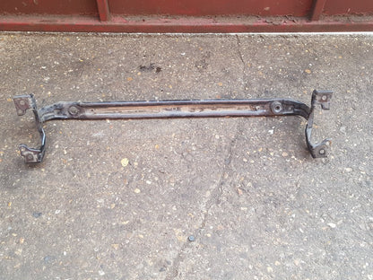 2012 - 2016 Volvo V40  Hatchback Radiator Support Bracket 31293957