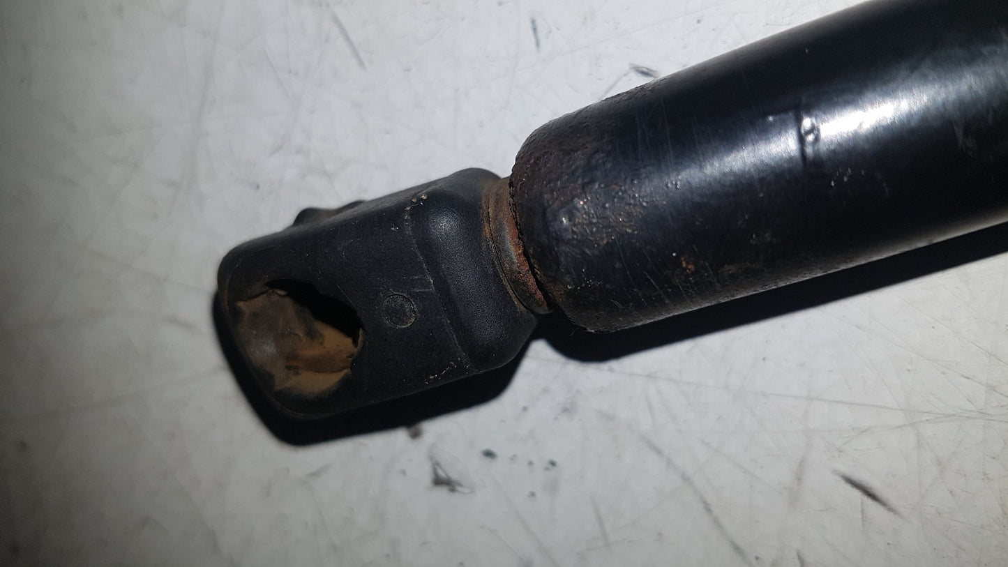 2000 - 2004 Volvo V40  Estate BONNET STRUT/RAM 30819865