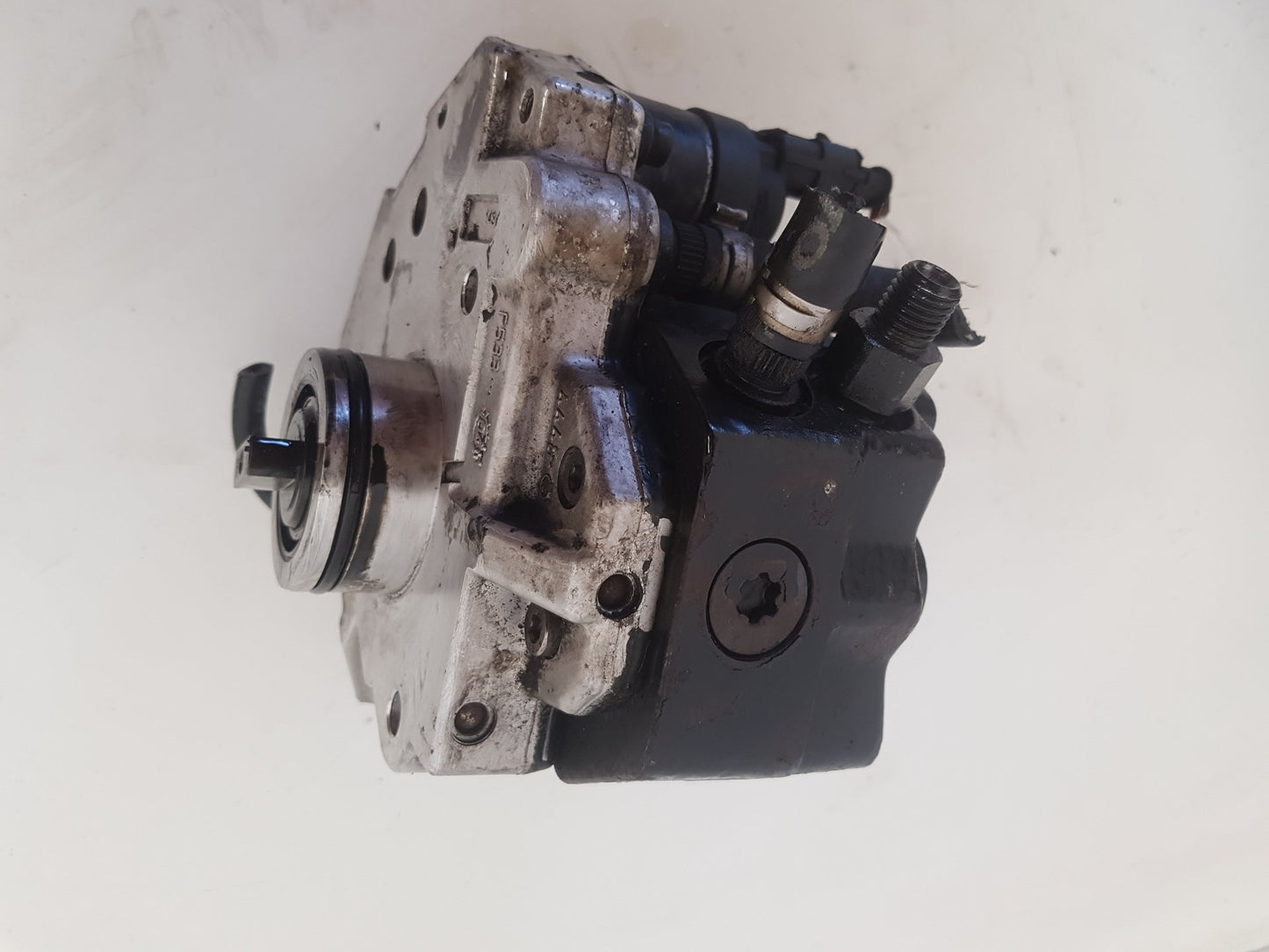 2004 Volvo XC90  Estate High Pressure Pump 8689591