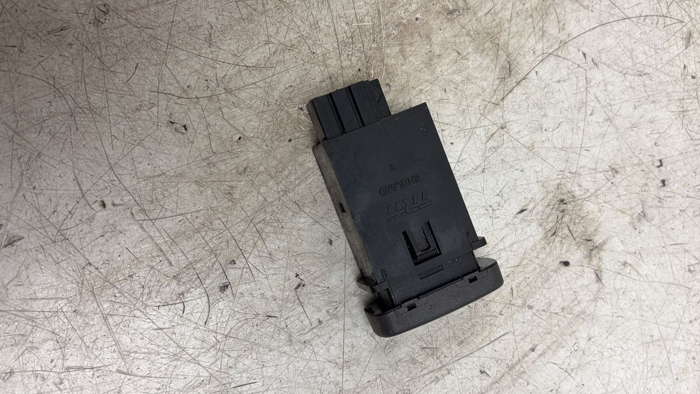 2012 - 2015 Volvo V40  Hatchback ALARM SENSOR RELAY 30889360