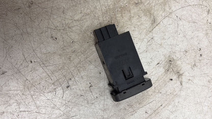 2012 - 2015 Volvo V40  Hatchback ALARM SENSOR RELAY 30889360