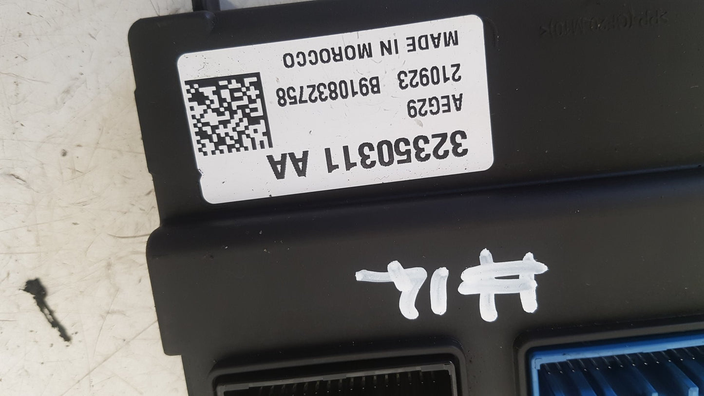 2017 - 2025 Volvo XC40 536 SUV Climate Controller 31674803