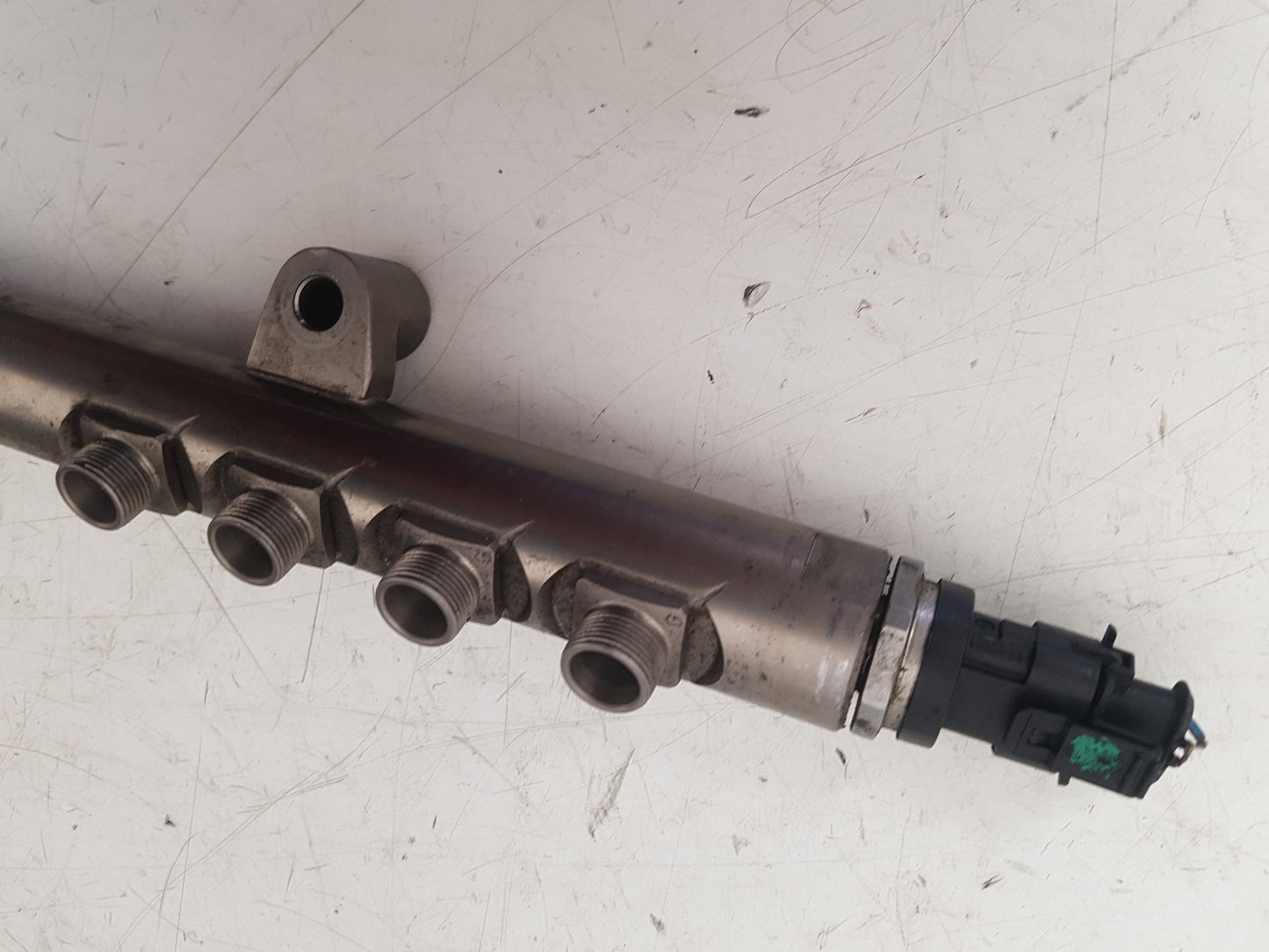 2008 - 2013 Volvo XC60 I 156 Estate Injection Rail 0445215025