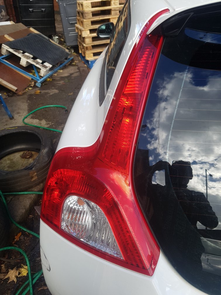2006 - 2013 Volvo C30  Hatchback Left Taillight 31213913