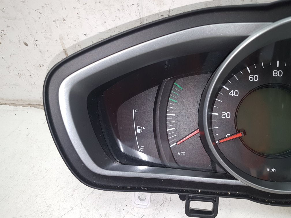 2014 - 2016 Volvo V40  Hatchback Instrument Cluster 31412875