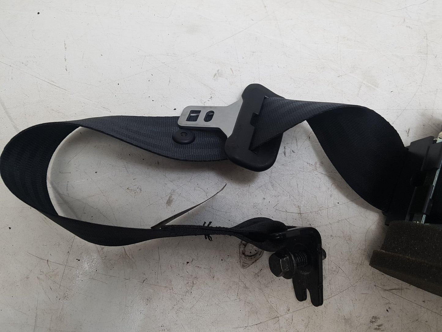 2010 - 2012 Volvo C30  Hatchback Right Rear Seat belt 30642227