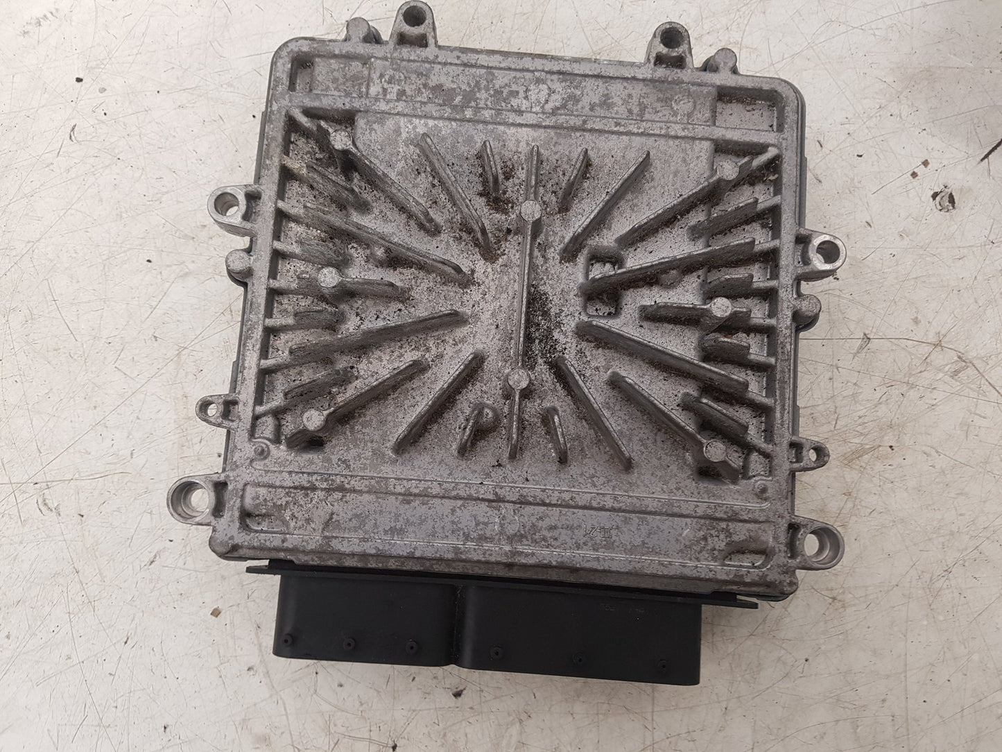 2008 - 2011 Volvo V70  Estate Engine ECU 30785100 AB