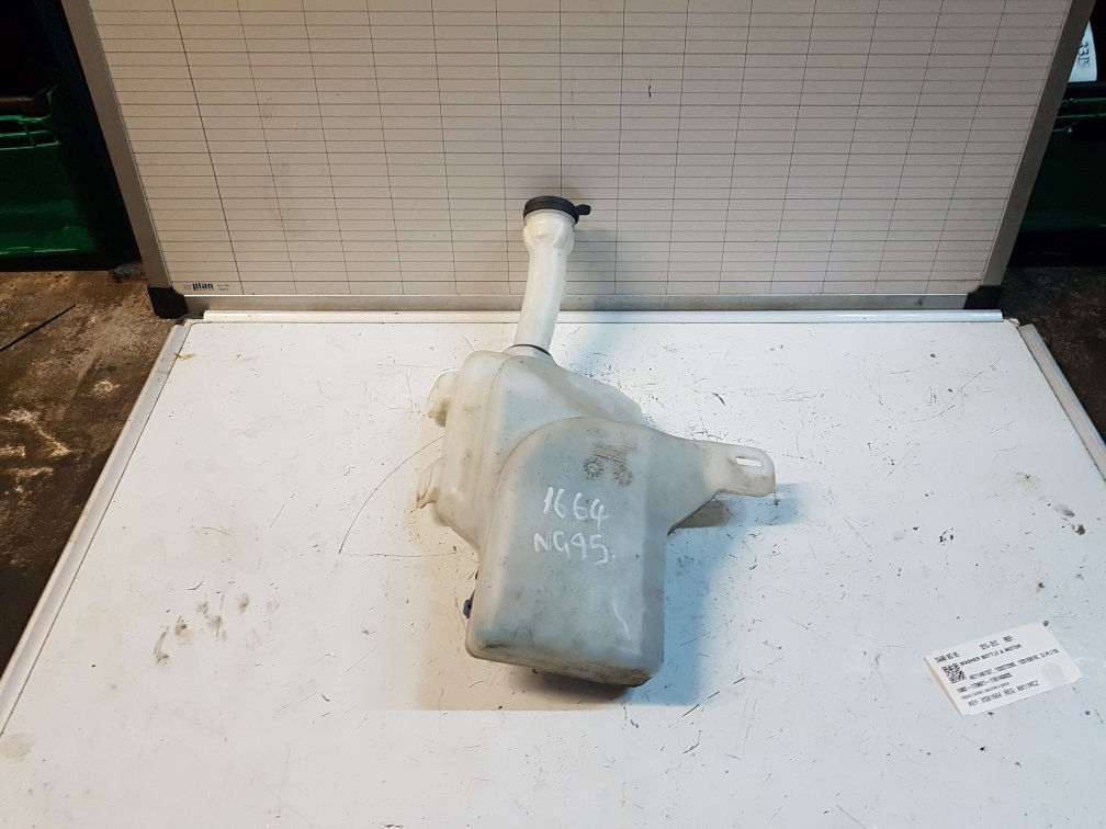 2010 - 2012 Saab 95  Saloon WASHER BOTTLE & MOTOR 401140137
