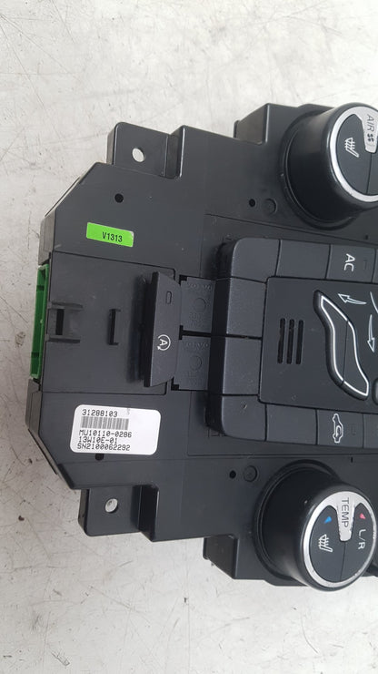2013 Volvo V40  Hatchback HEATER & RADIO CONTROL PANNEL 31288103