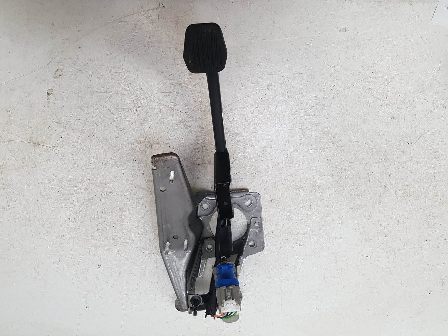 2010 - 2012 Volvo C30  Hatchback Brake Pedal 31341262