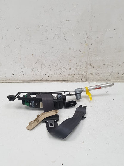 2000 - 2003 Volvo XC70  Estate Left Front Seat Belt 8626244