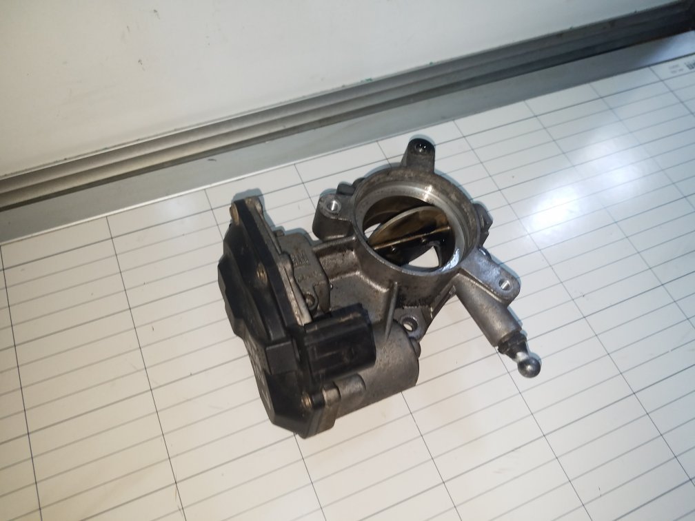 2010 - 2012 Saab 9-5  Saloon Throttle Body 55564164