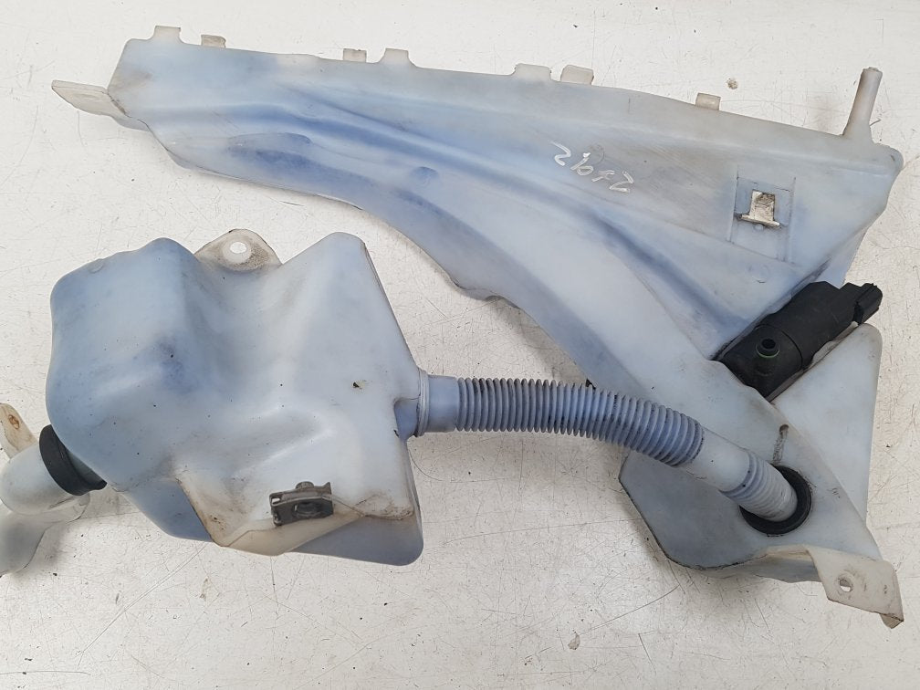 2006 - 2012 Volvo C70  Convertible WASHER BOTTLE & MOTOR 4N51-13K163