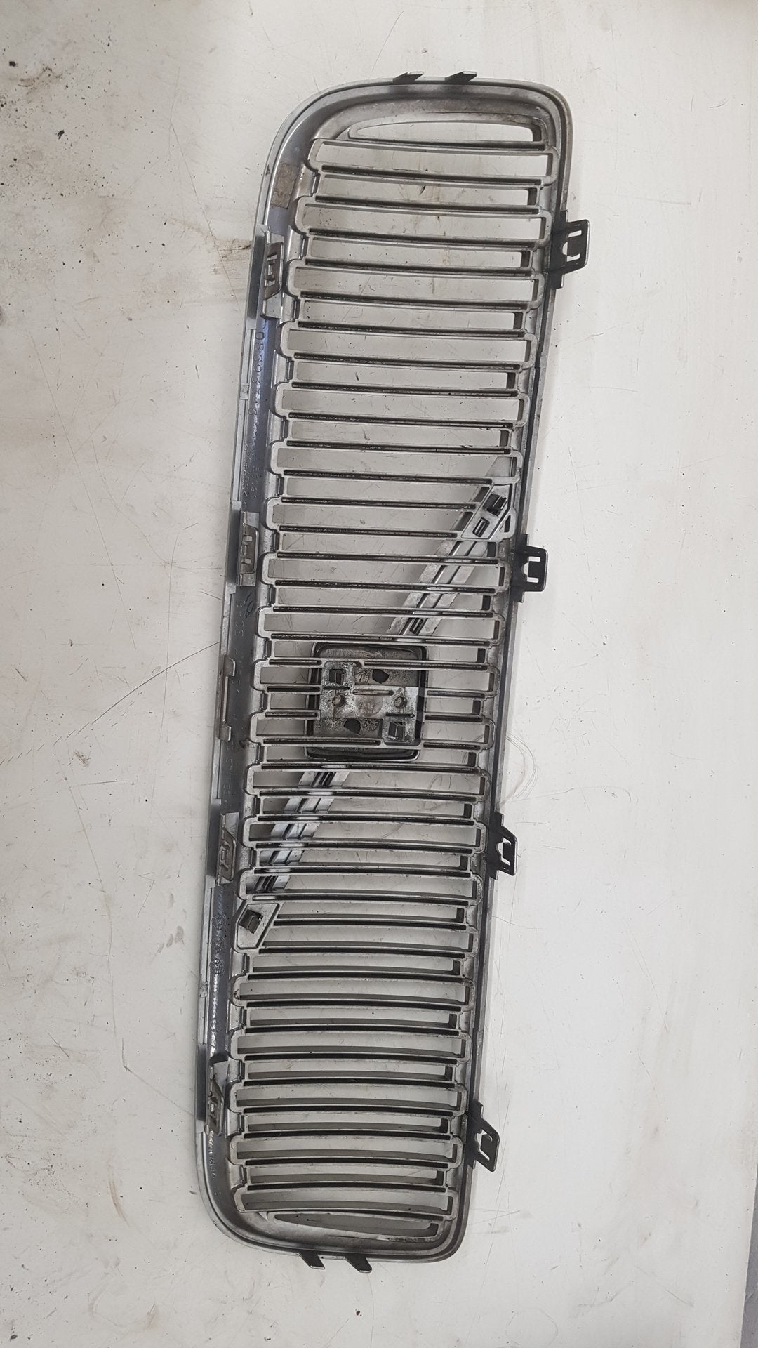 2005 - 2008 Volvo V70  Estate FRONT GRILL 08693346