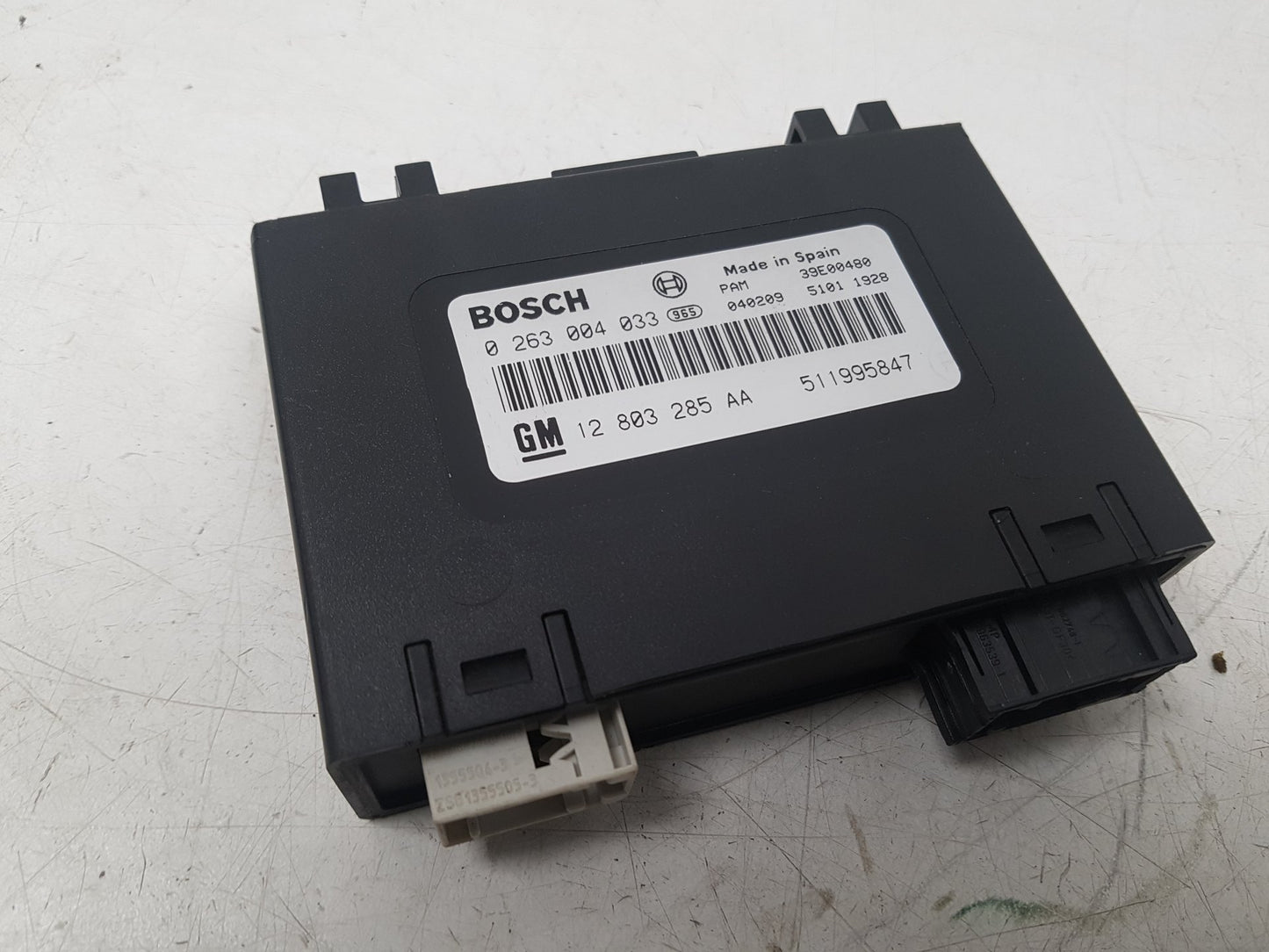2004 Saab 9-3  Convertible PARKING SENSOR ECU 0263004033