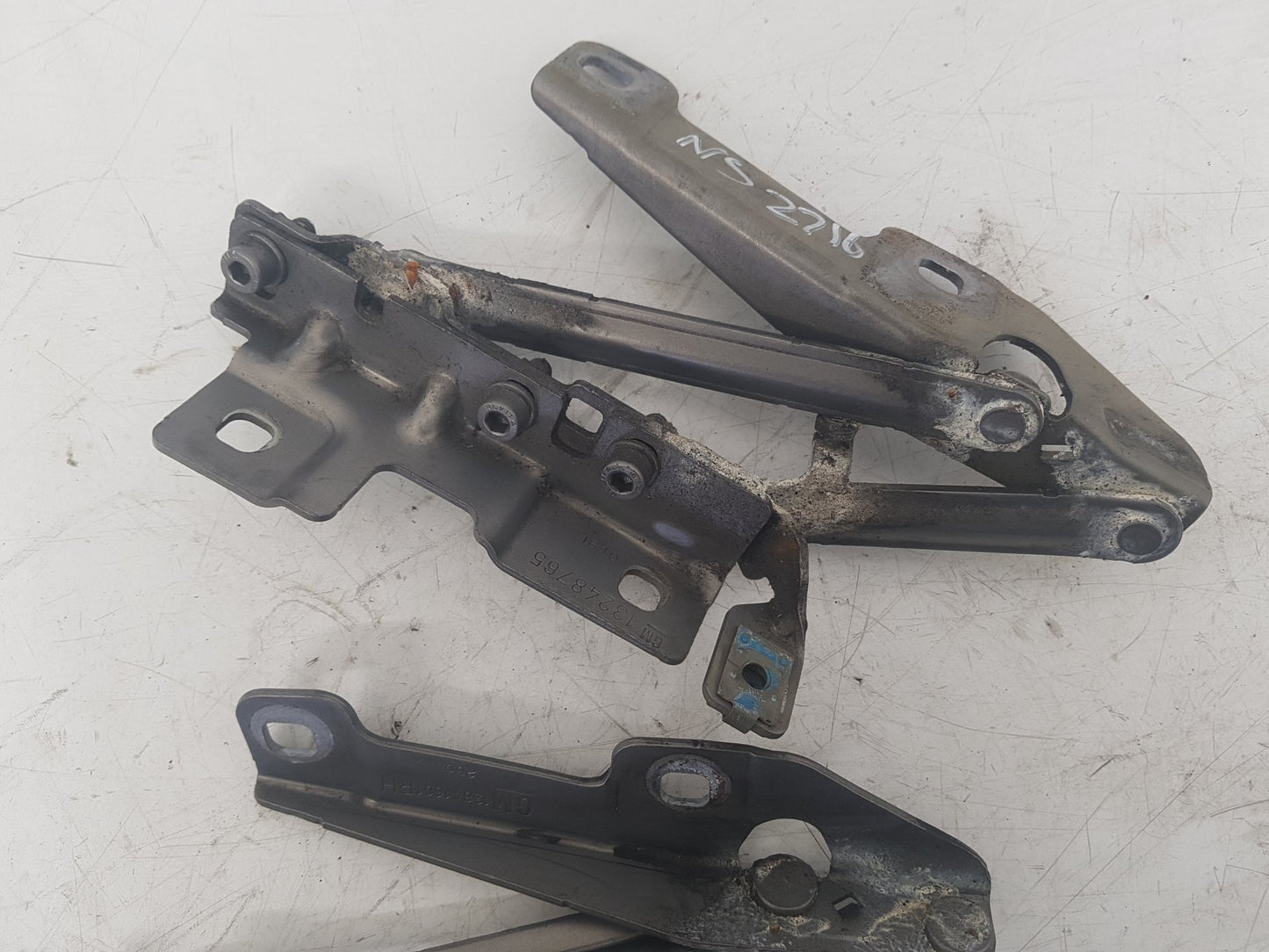 2010 - 2012 Saab 9-5  Saloon Bonnet Hinge/Strut LH
