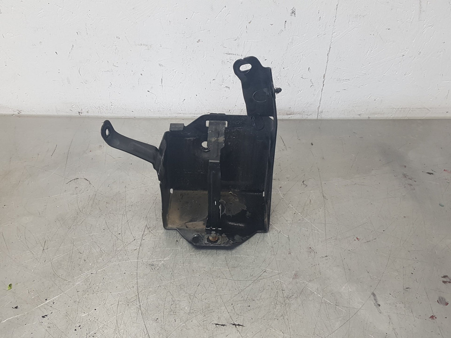 2012 - 2016 Volvo V40 Cross Country  Hatchback Battery Box 31290752